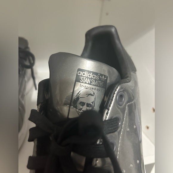Stan smith shiny silver sz 8.5 - Picture 4 of 4